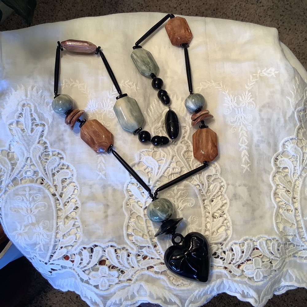 Elegant Angela Caputi Pendant Heart long necklace